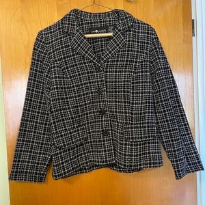 Sag Harbor Vintage black patterned blazer! Petite size 6